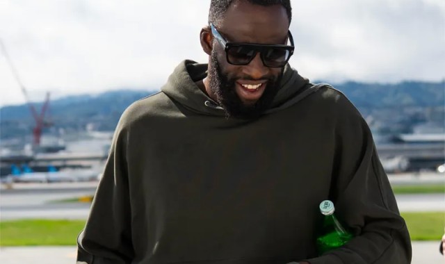 连续客场！勇士官方晒球员登机照，明日将对阵西部第三火箭