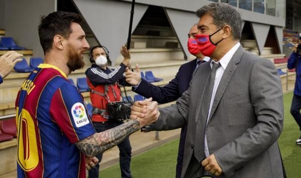 世界杯手机高清观看入口-梅西失业了？梅西巴萨都想续约，但无法签字