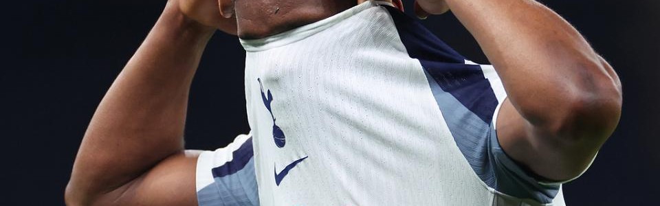 世界杯官方直播软件下载-1-3！十人热刺5连败+11轮不胜，距降级区仅1分，球迷失望半场退场