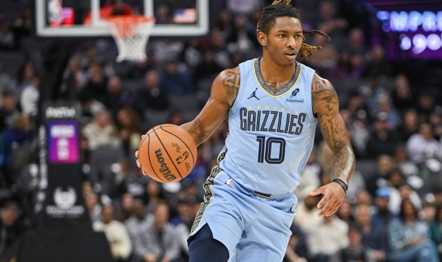 【菜鸟】斯莫尔19分7板3助2断 克赖尔11分5板 辛森12分4三分杀勇