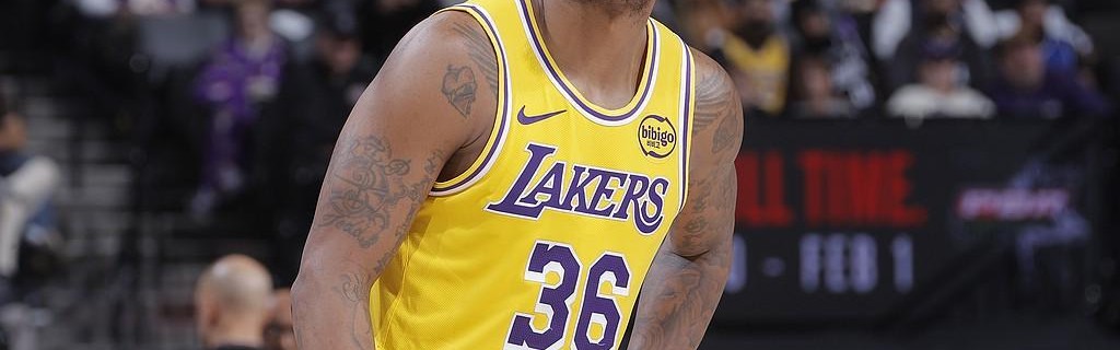 输在三分球，国王全场三分26投17中，湖人36投仅8中